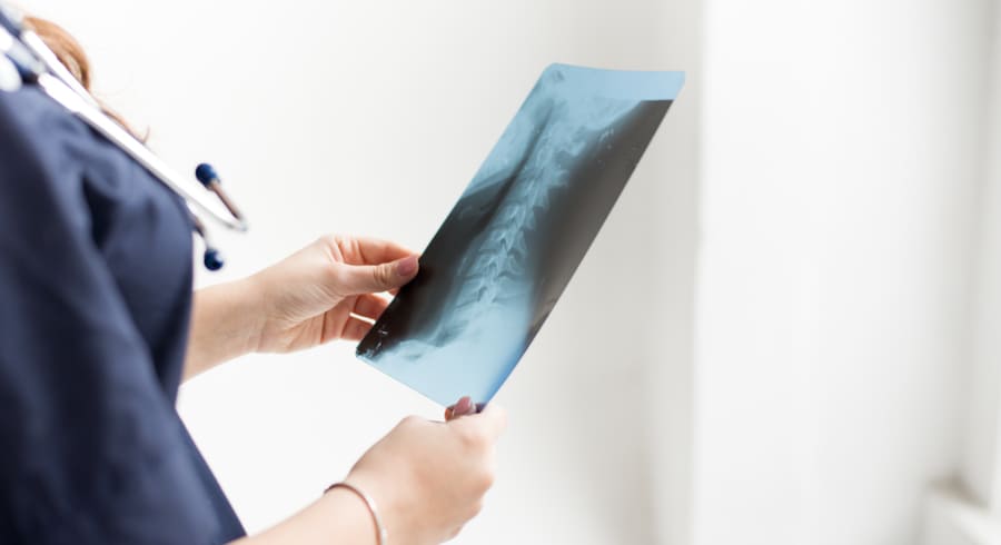 Слушатели АМО изучат рентгенодиагностику аномалий развития позвоночника - фотография