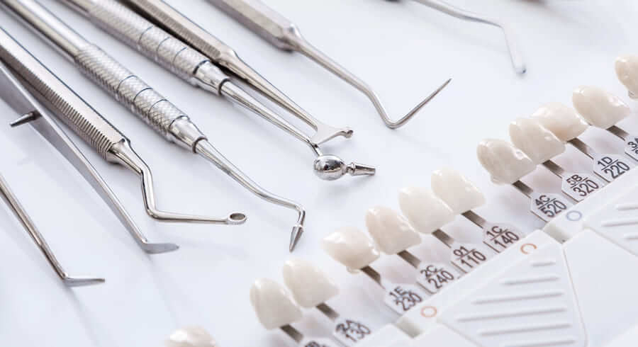 Эстетическую реставрацию фронтальных зубов стоматологи изучили на вебинаре АМО - фотография